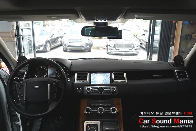 Land Rover Range Rover Sportのカーオーディオ施工事例 施工写真 4-2