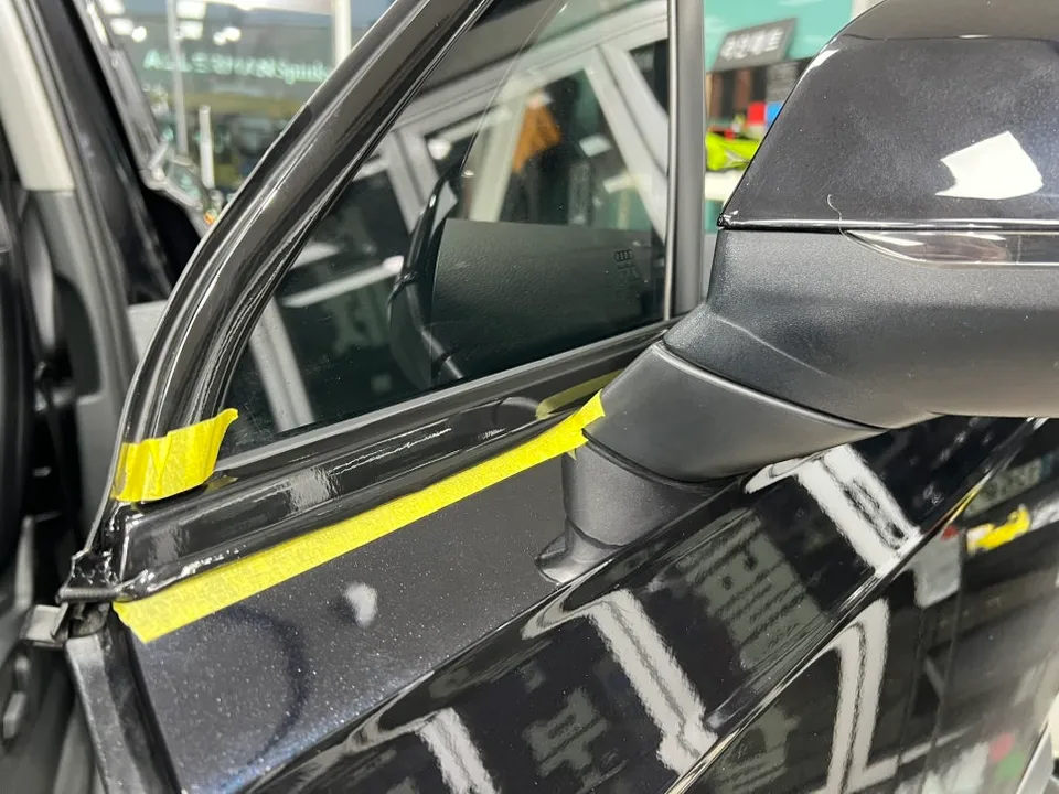 Audi Q7のカーラッピング事例 施工写真 2-2