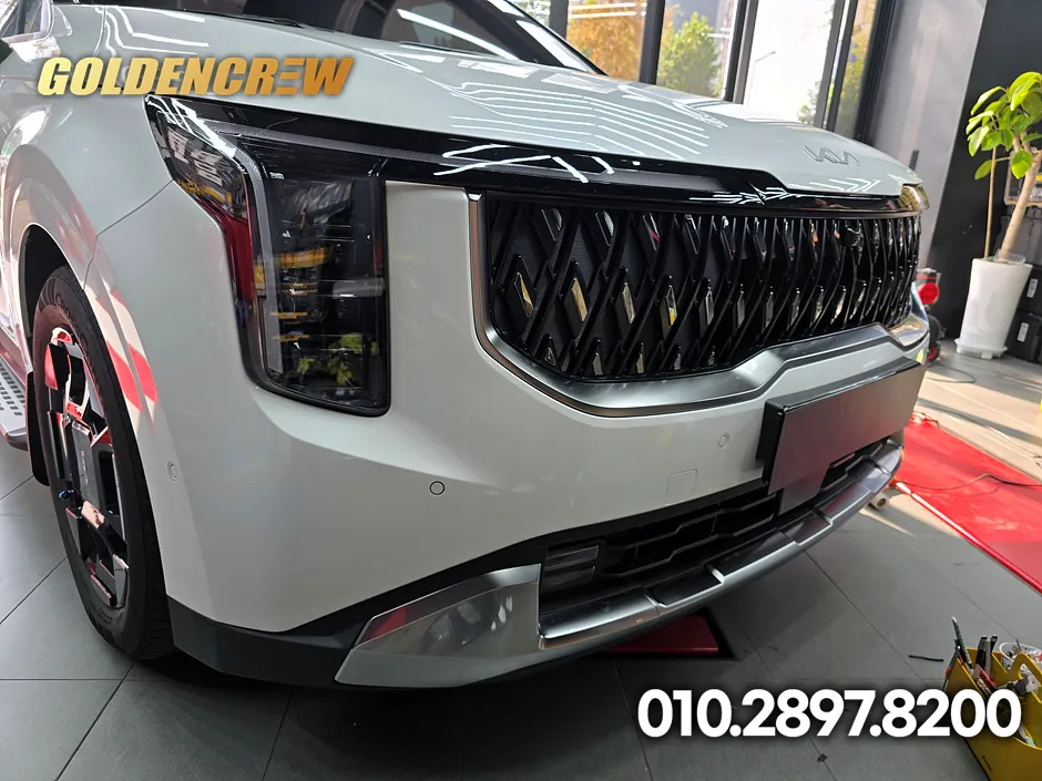 Kia Carnival KA4 body kit - Kia Carnival KA4 Body Kit Installation Review photo 4