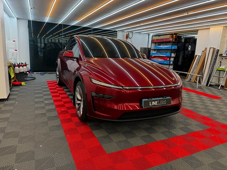 Tesla Model 3 PPF施工事例｜デュオトンで個性を演出 施工写真 2