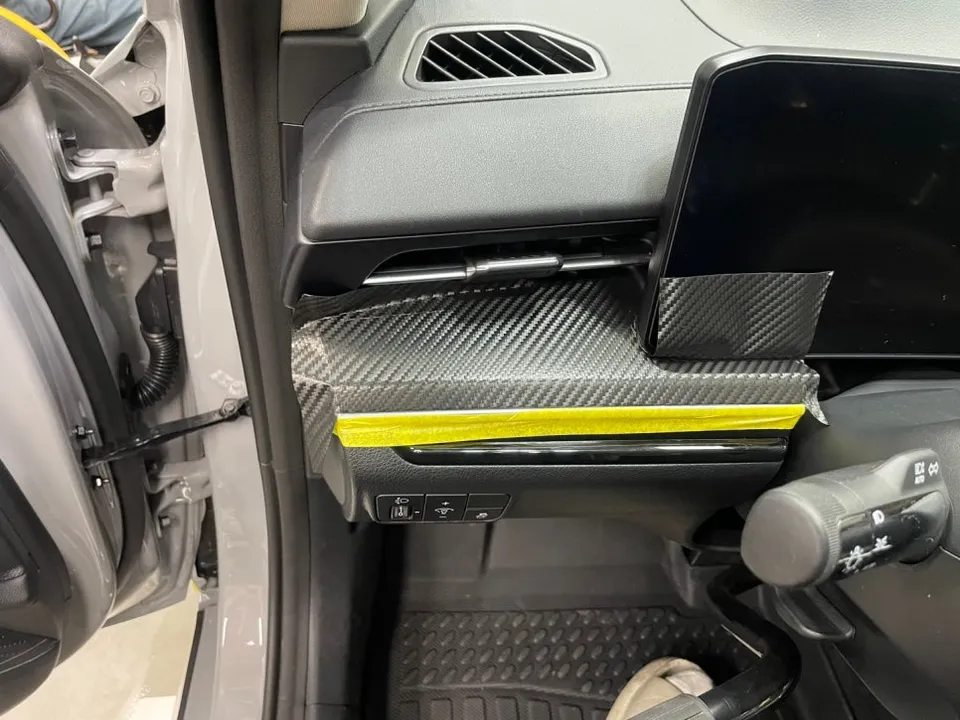 Kia K5のカーラッピング事例｜室内カスタムで高級感UP 施工写真 2-2