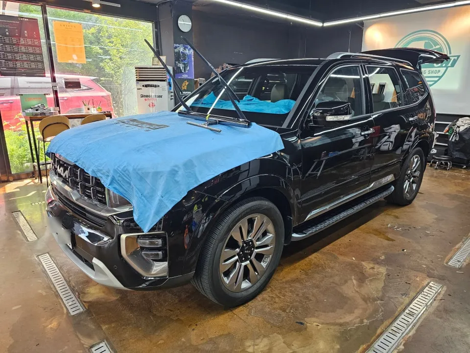 Kia Mohaveのカーフィルム施工事例｜費用目安・仕上がり 施工写真 2-1
