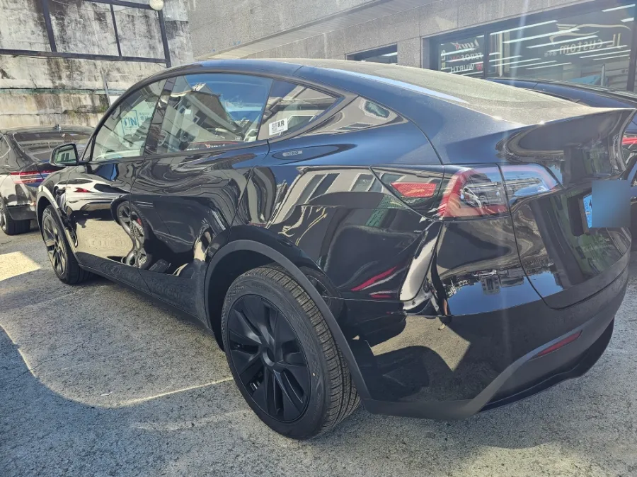 Tesla Model Yのカーフィルム施工事例｜費用目安・仕上がり 写真