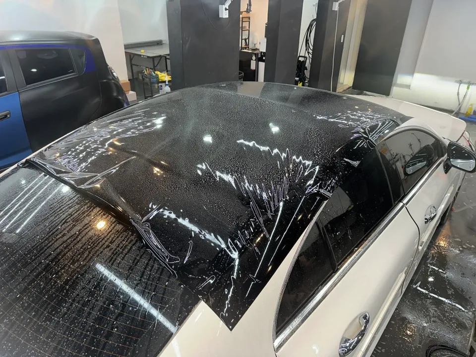 Mercedes-Benz CLSのPPF施工事例:ブラックPPFで美しく保護 施工写真 1-3