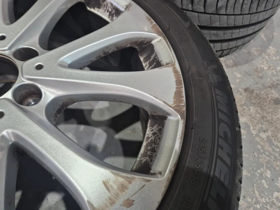 Mercedes-Benz E-Class wheel repair - Mercedes-Benz E-Class Wheel Repair & Painting Review photo 4