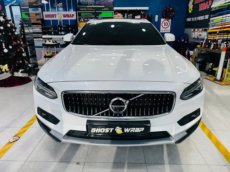 Volvo V90 vinyl wrap - Volvo V90 Vinyl Wrap Review: Body Color Package photo 4