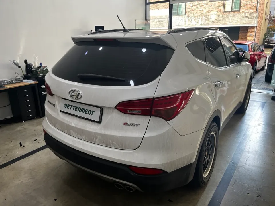 Hyundai Santa Fe DMのカーラッピング事例｜費用目安・仕上がり 施工写真 2-1