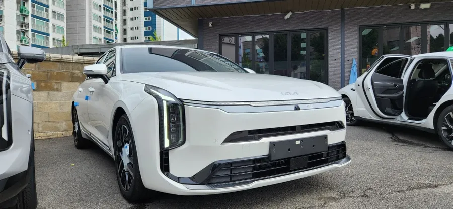 Kia K8のドラレコ取付事例|韓国での施工参考 施工写真 1-3