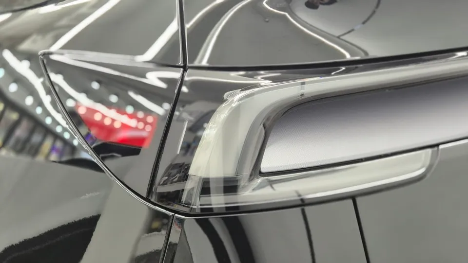 Tesla Model Y PPF施工事例|費用目安と仕上がり 施工写真 2-2