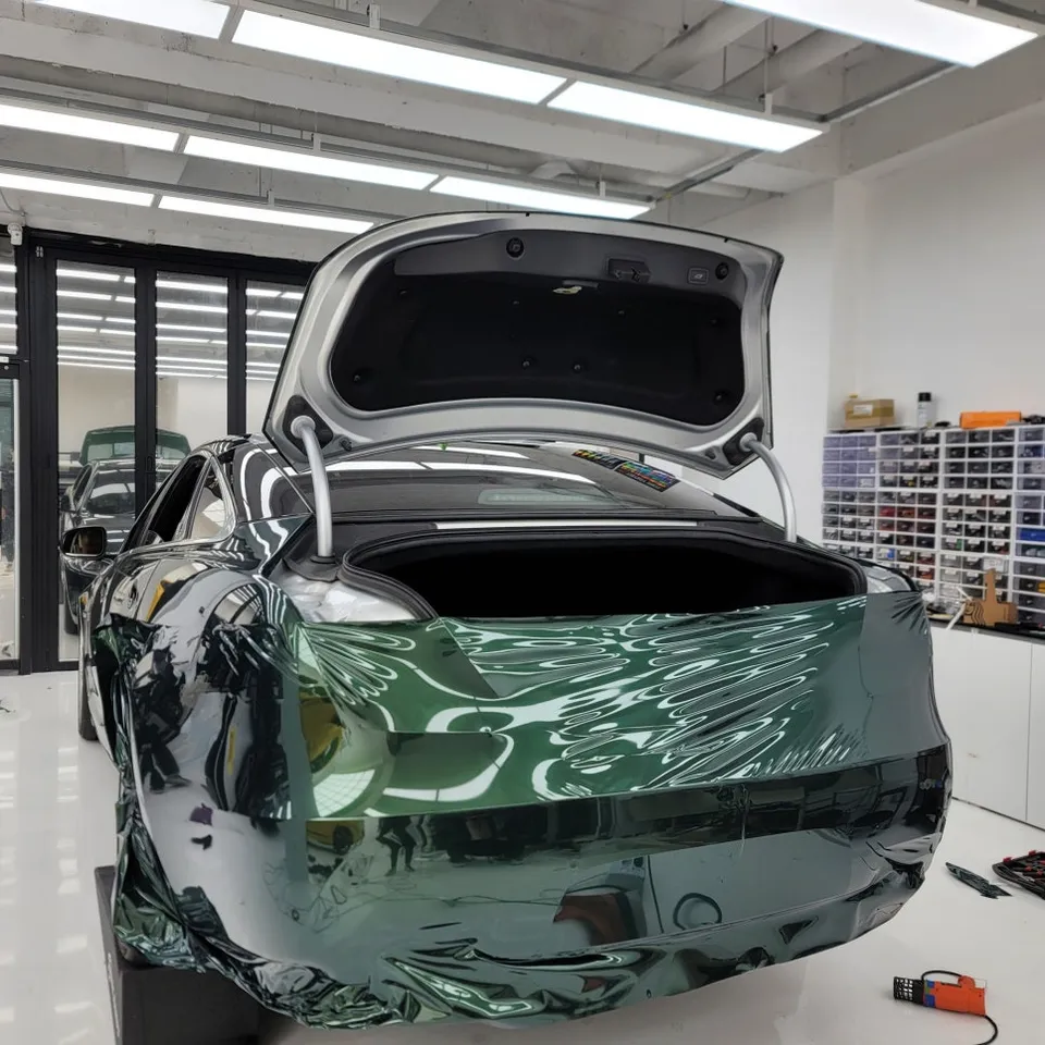 Jaguar XJLのカーラッピング事例|グリーンカラーとPPF施工 施工写真 3-3