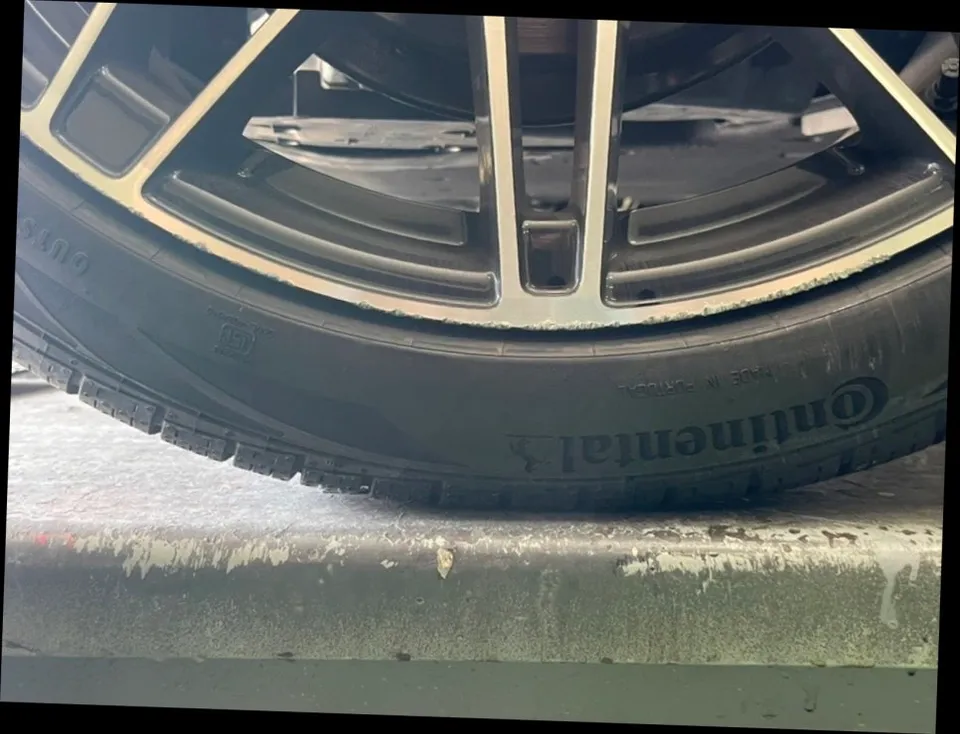 Porscheのホイールリペア・塗装事例 施工写真 3