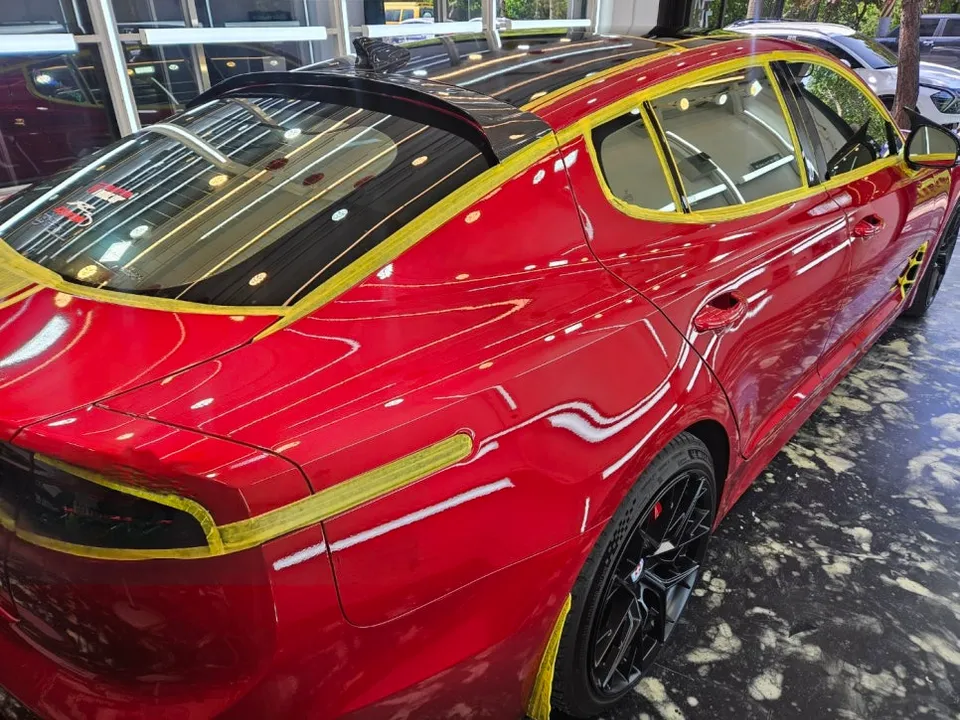 Kia Stingerのガラスコーティング事例|費用目安・仕上がり 施工写真 2-3