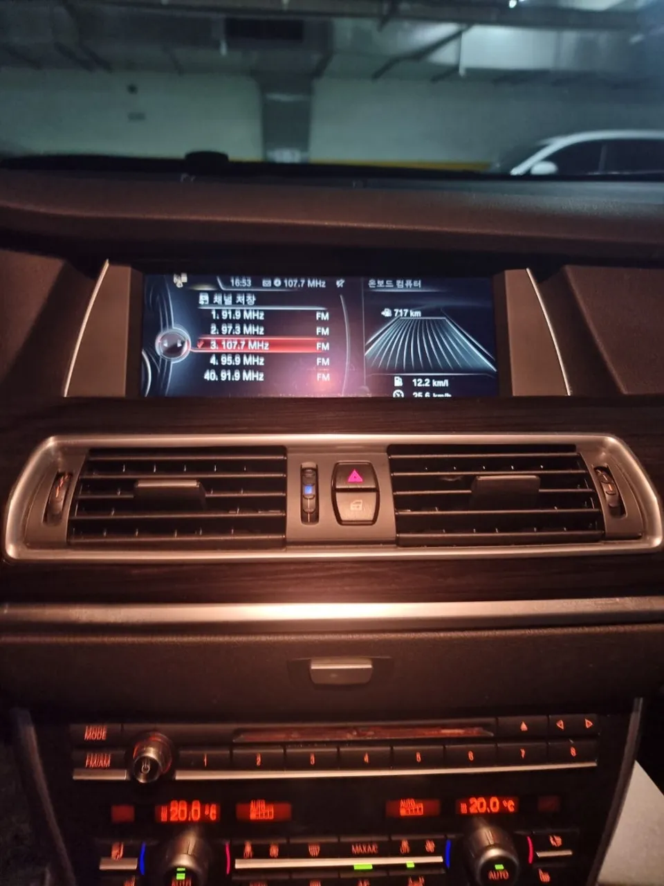 BMW 5 Series GTのAndroid Auto・CarPlay取付事例 施工写真 3
