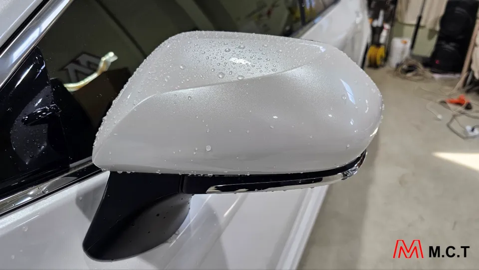 トヨタ カムリのPPF施工事例|ブラックPPFとクローム除去 施工写真 4-2