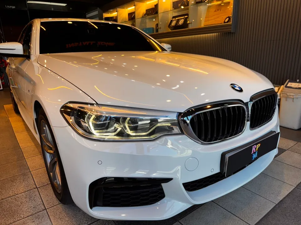 BMW 5 Series G30 Ambient Lighting Upgrade Review