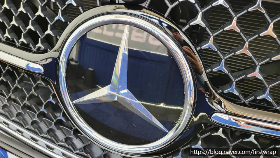 Mercedes-Benz Eクラス W214 PPF施工事例：費用目安と仕上がり 施工写真 1-2