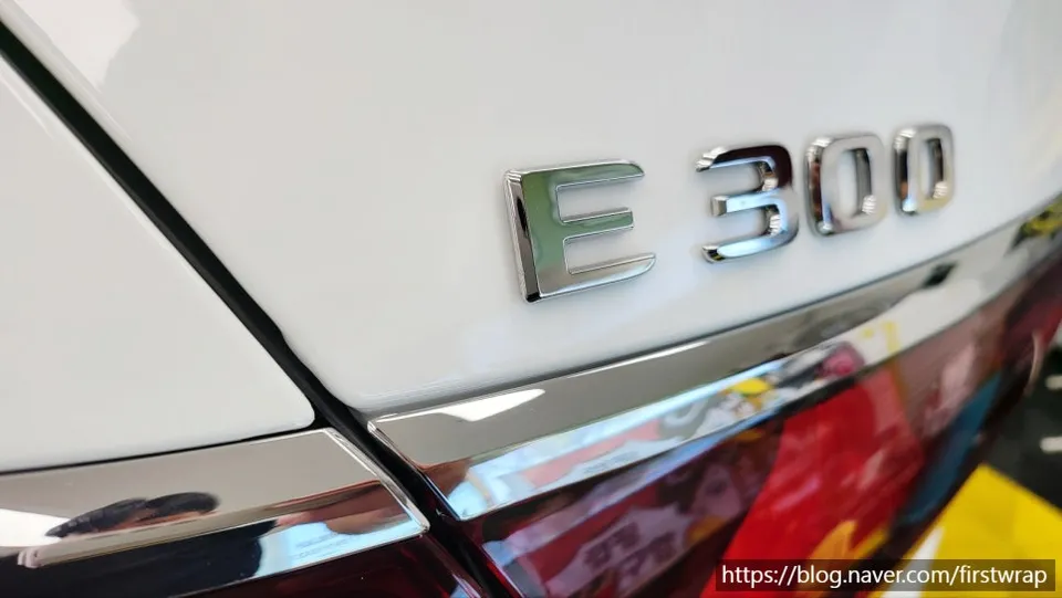 Mercedes-Benz Eクラス W214 PPF施工事例：費用目安と仕上がり 施工写真 1-3