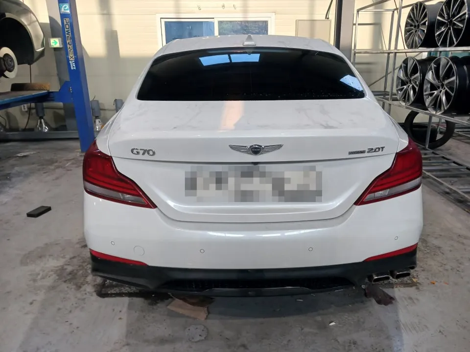 Genesis G70のホイールリペア・塗装事例 施工写真 2-1
