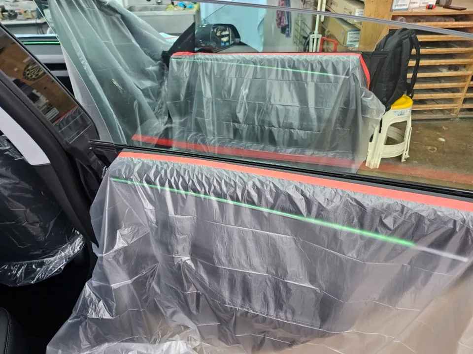 Tesla Model 3のカーフィルム施工事例 施工写真 3-2