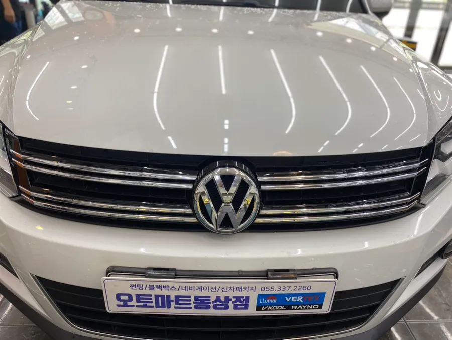 Volkswagen TiguanのAndroid Auto・CarPlay取付事例 施工写真 4-1