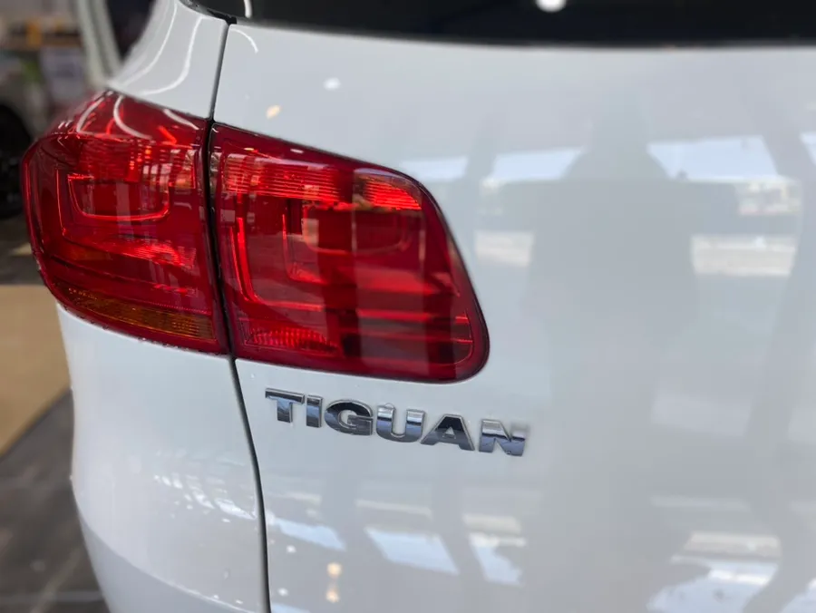 Volkswagen TiguanのAndroid Auto・CarPlay取付事例 施工写真 3-2