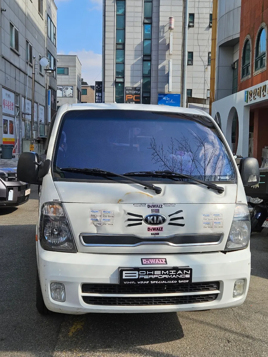 Kia Bongo 3のカーフィルム施工事例｜費用目安・仕上がり 施工写真 3-1