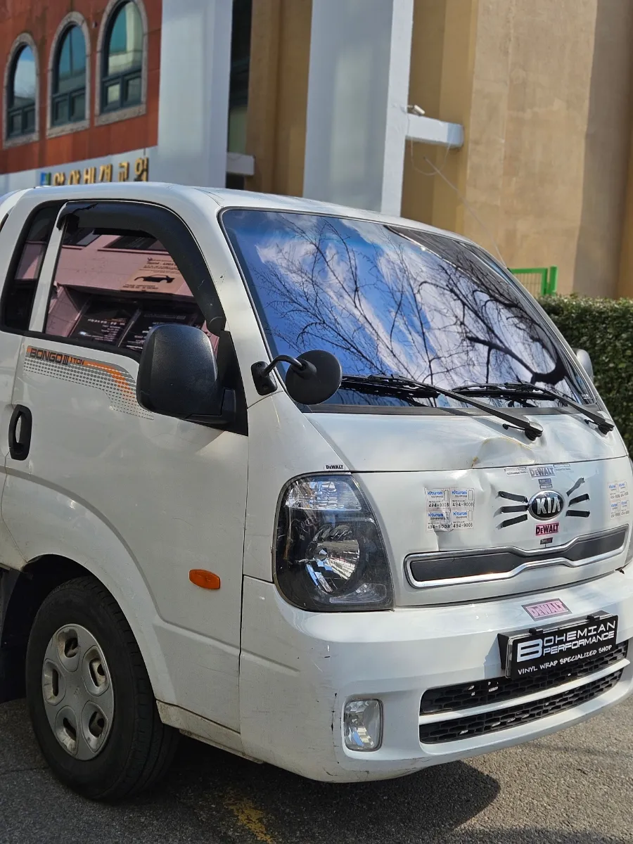 Kia Bongo 3のカーフィルム施工事例｜費用目安・仕上がり 施工写真 1-2