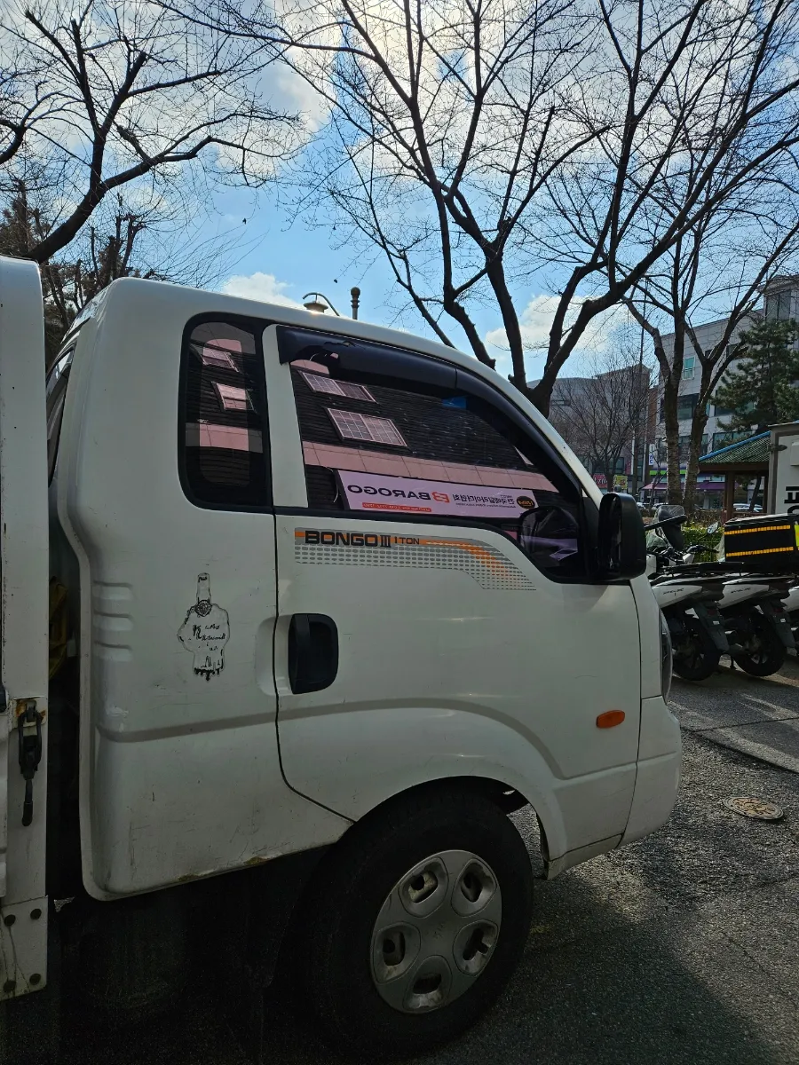 Kia Bongo 3のカーフィルム施工事例｜費用目安・仕上がり 施工写真 3-2