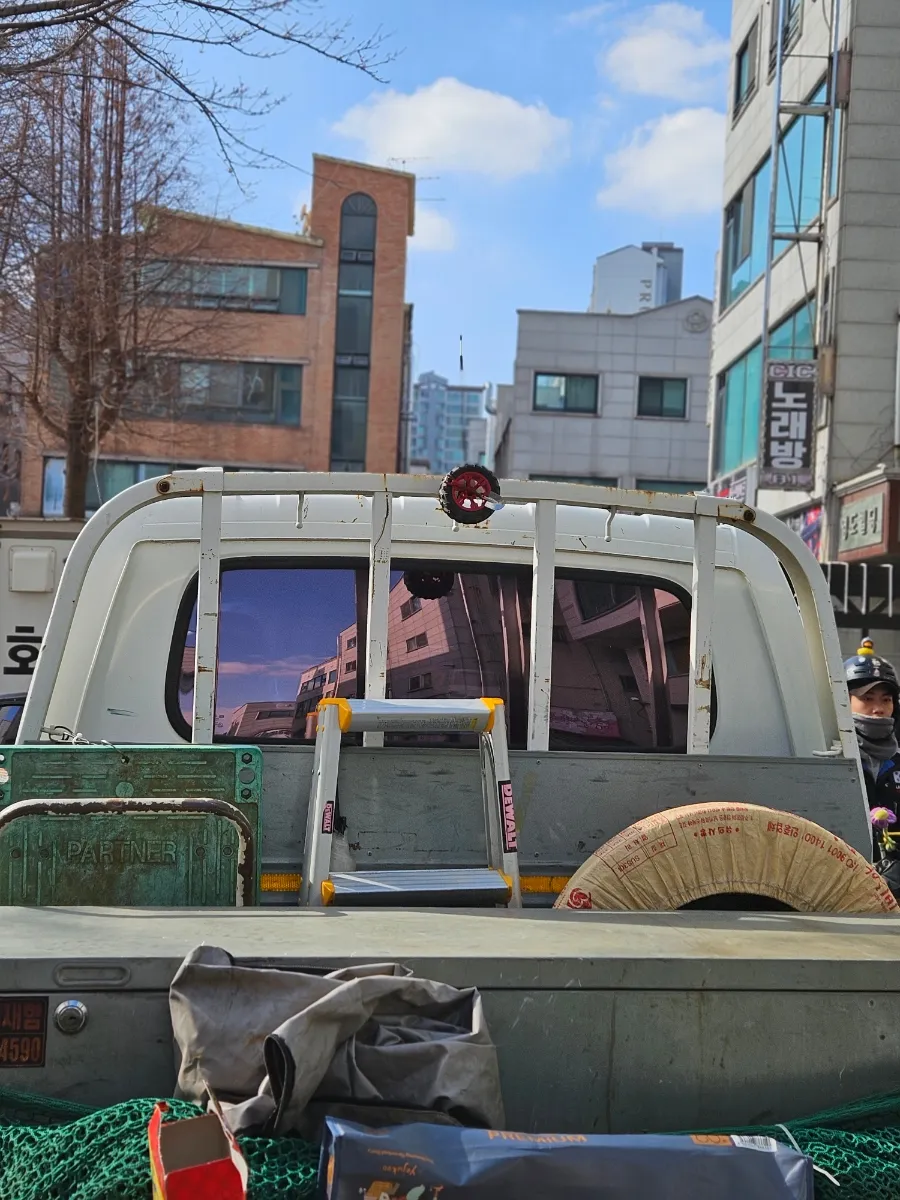 Kia Bongo 3のカーフィルム施工事例｜費用目安・仕上がり 施工写真 2-3