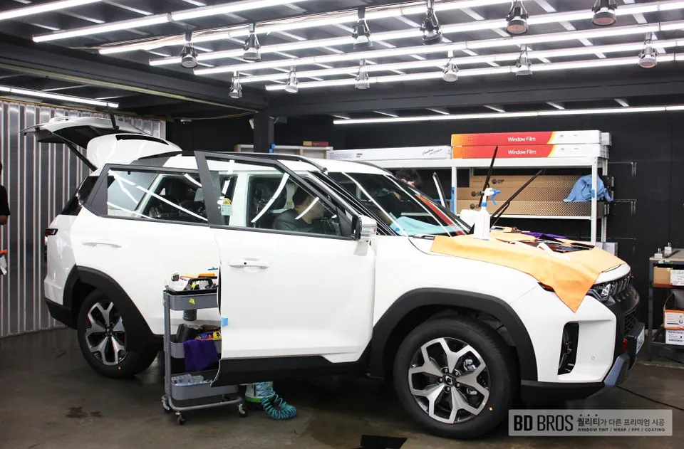 SsangYong Torresのカーフィルム施工事例|費用目安・仕上がり 施工写真 2-1