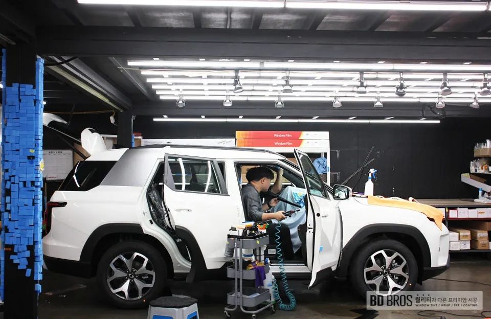 SsangYong Torresのカーフィルム施工事例|費用目安・仕上がり 施工写真 3-1