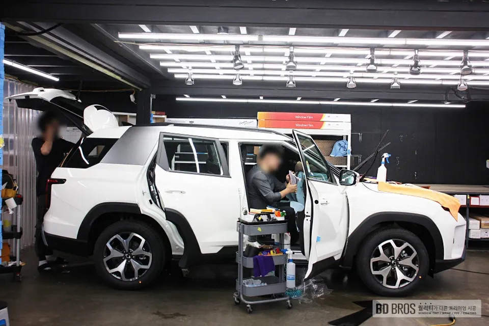 SsangYong Torresのカーフィルム施工事例|費用目安・仕上がり 施工写真 3-3