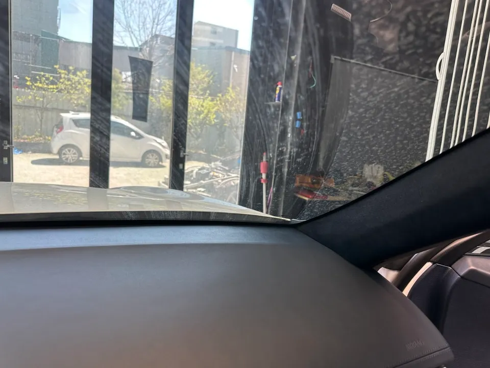 Genesis GV70 interior customization - Genesis GV70 Dashboard Adhesive Removal & Restoration Review photo 3