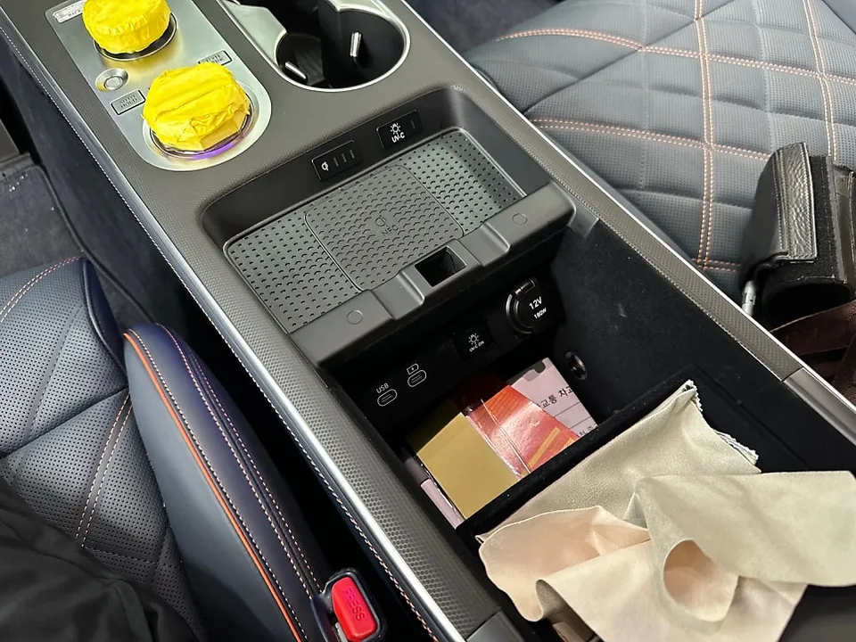 Genesis GV70のカーラッピング事例 施工写真 4-2