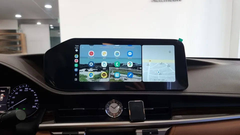 Lexus ESのAndroid Auto・CarPlay取付事例 施工写真 4-2