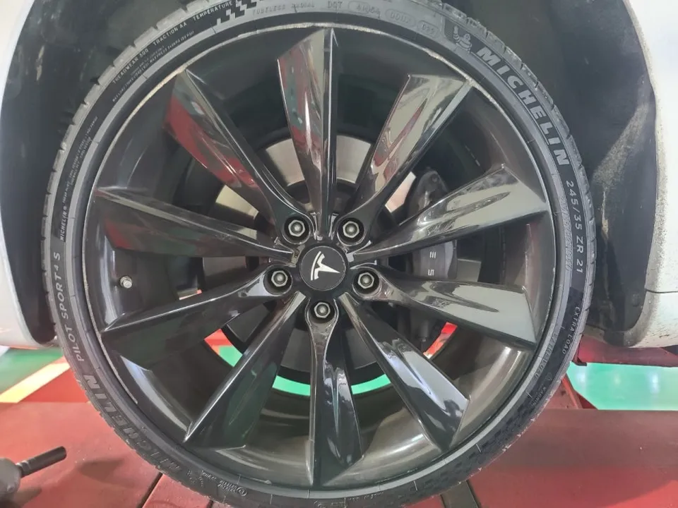 Tesla Model S wheel repair - Tesla Model S Wheel Repair — Matte Black Powder Coating photo 5