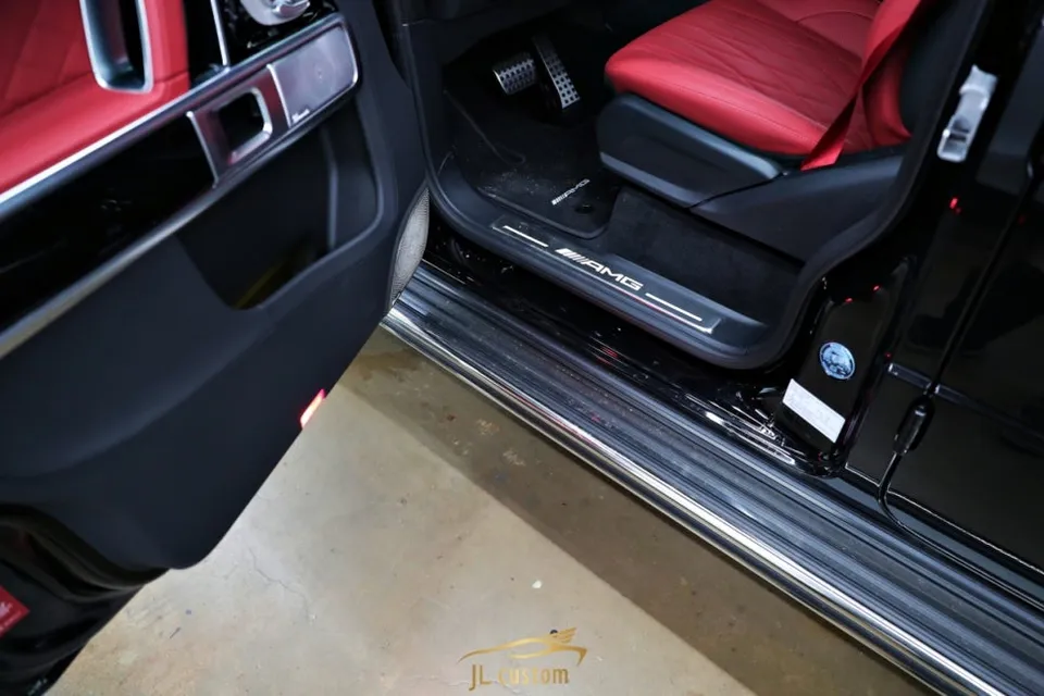 Mercedes-Benz G-Wagonのドライブレコーダー取付事例 施工写真 4