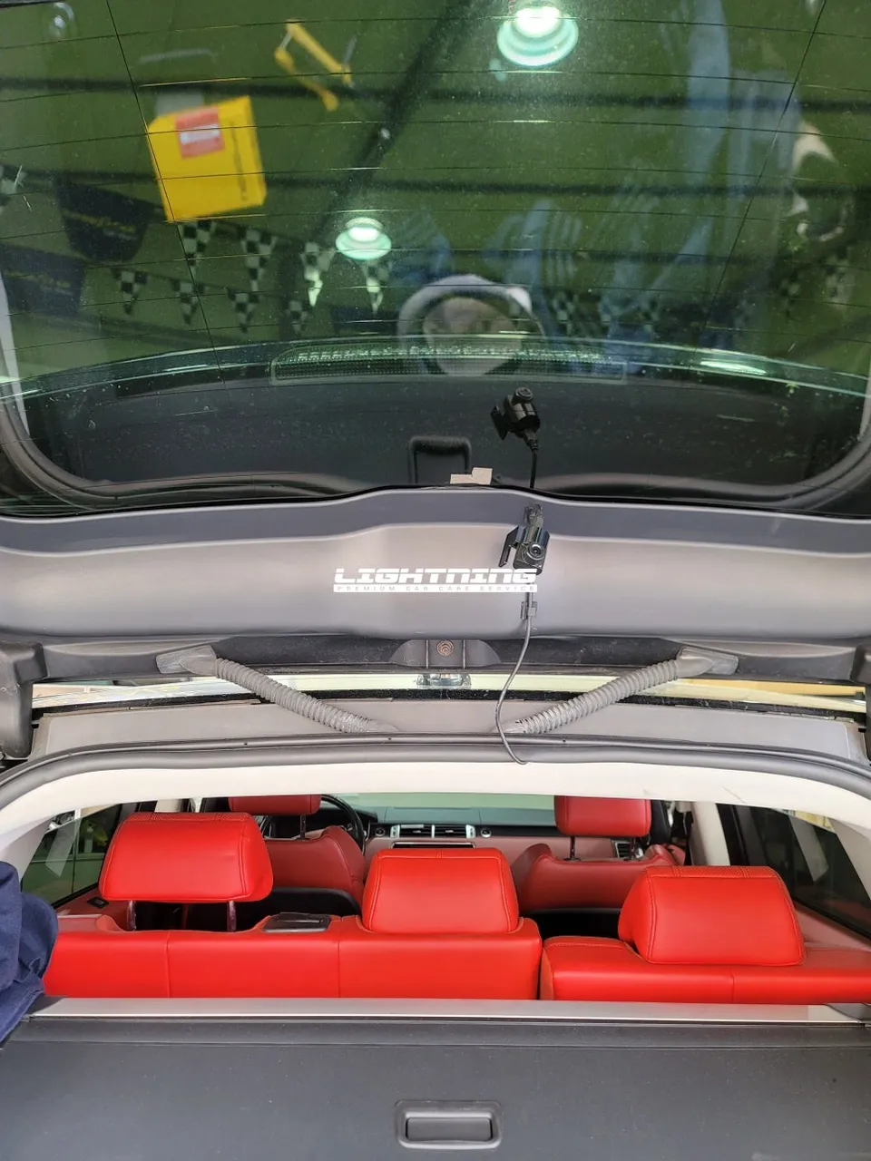 BMW X5 ドライブレコーダー取付事例|費用目安・仕上がり 施工写真 1-2