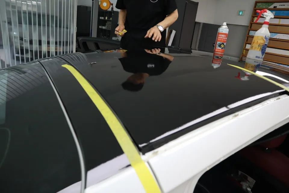 Kia Stingerのカーラッピング事例｜費用目安・仕上がり 施工写真 3-2