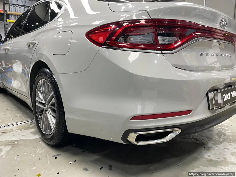 Hyundai Grandeur IGのカーラッピング事例|費用目安・仕上がり 施工写真 1-3