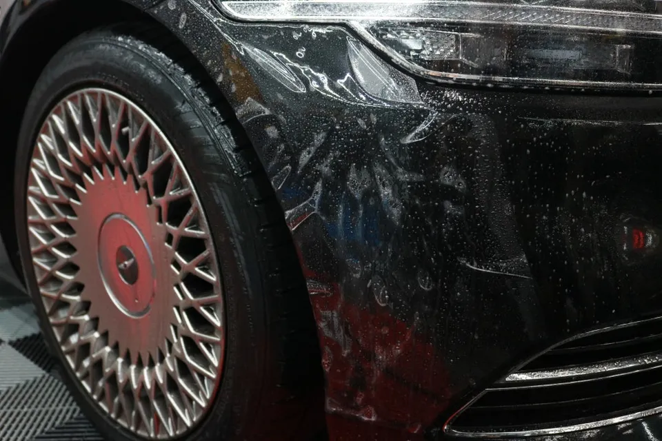 Genesis G90 PPF施工事例|傷防止と美観維持 施工写真 1-2