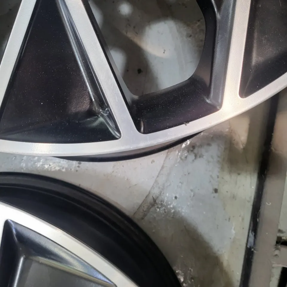 Hyundai Elantra CN7のホイールリペア・塗装事例 施工写真 4-2