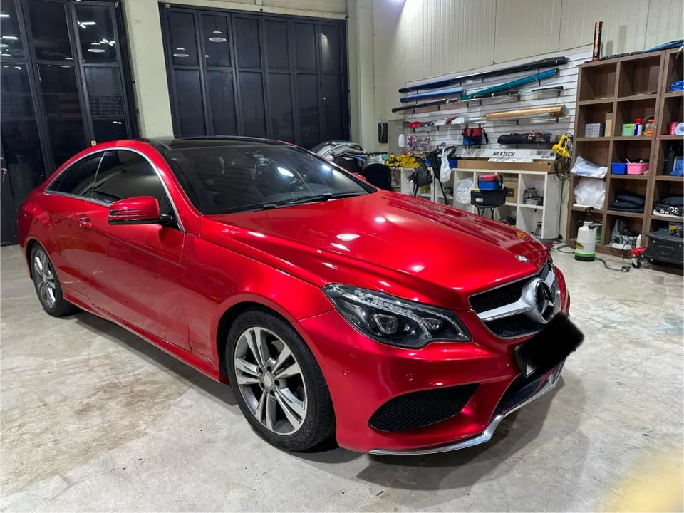 Mercedes-Benz Eクラスクーペのカーラッピング事例｜費用目安・仕上がり 施工写真 2-2