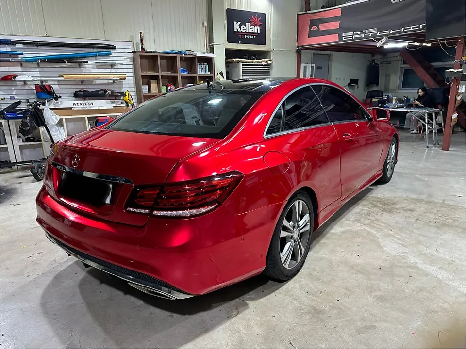Mercedes-Benz Eクラスクーペのカーラッピング事例｜費用目安・仕上がり 施工写真 1-3