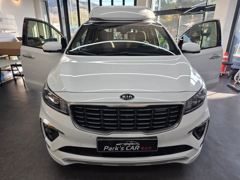 Kia Carnival YPのカーフィルム施工事例 施工写真 5