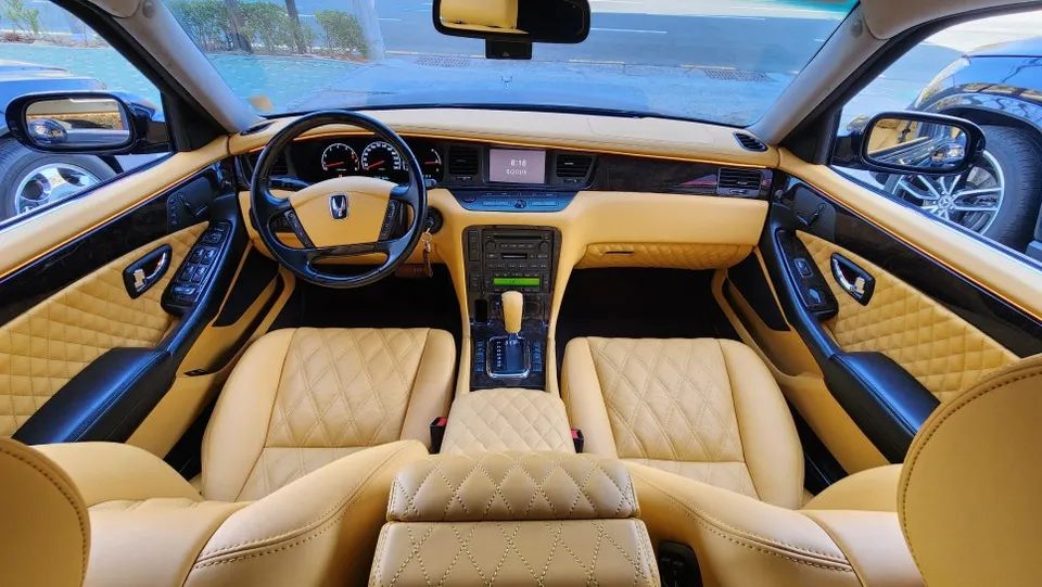 Hyundai Equus interior customization - Hyundai Equus Interior Customization Review: Deep Yellow photo 3