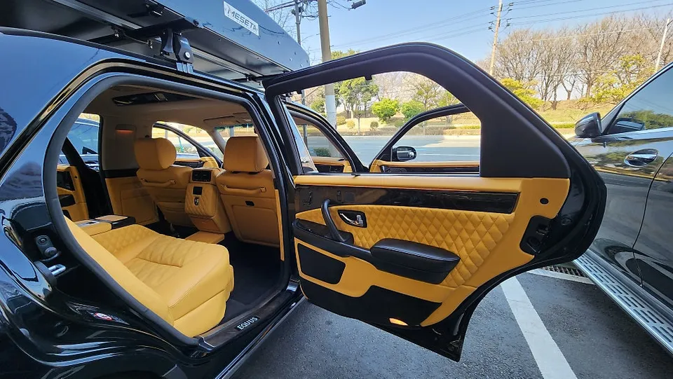 Hyundai Equus interior customization - Hyundai Equus Interior Customization Review: Deep Yellow photo 5