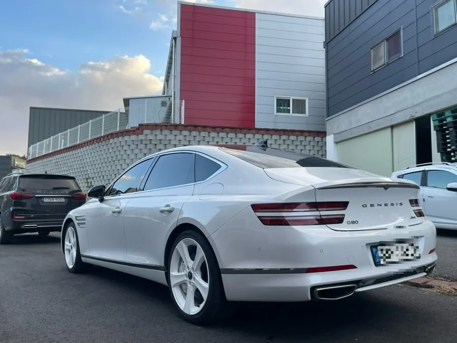 Genesis G80 wheel repair - Genesis G80 Wheel Painting Review: White Finish Cost photo 5