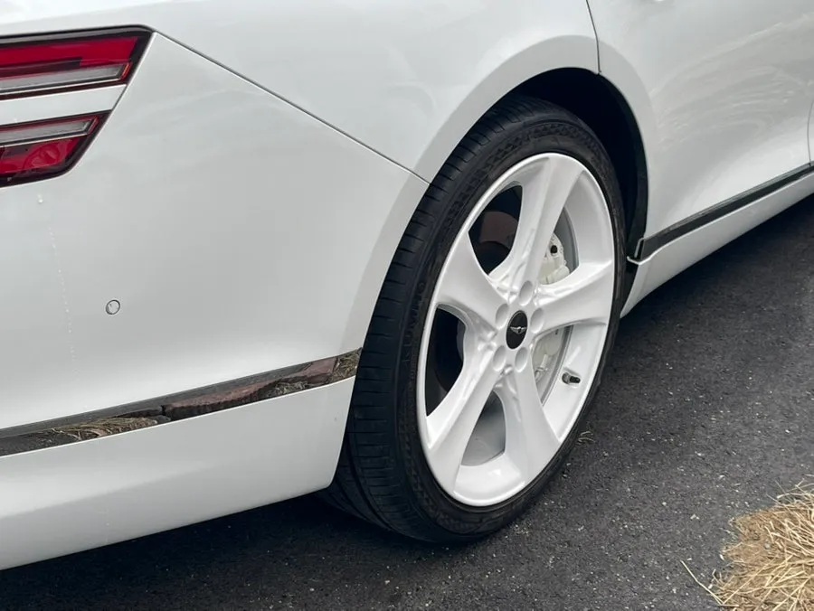 Genesis G80のホイールリペア・塗装事例 施工写真 2-2