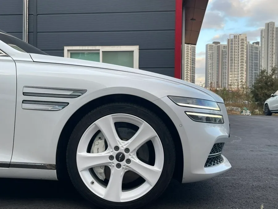 Genesis G80のホイールリペア・塗装事例 施工写真 3-2